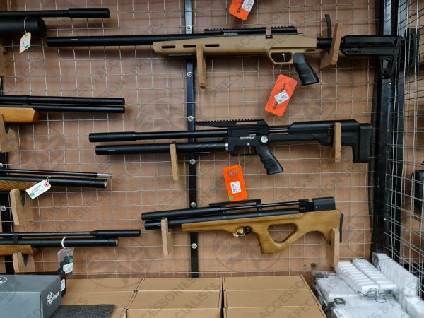 The Artemis P15 Regulated 5.5mm might be one of the best selling regulated PCP airguns of all time. Don't be fooled by it's simple looks, though. Purpose-built for accuracy, consistency, light weight and also durability. You also get a load of high-end features in this compact package. Not to mention a very decent shot count for it's small size!