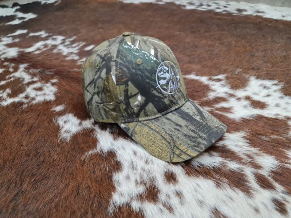 The SA Air Cap Camo is durably made with a beautifully embroidered silver logo.