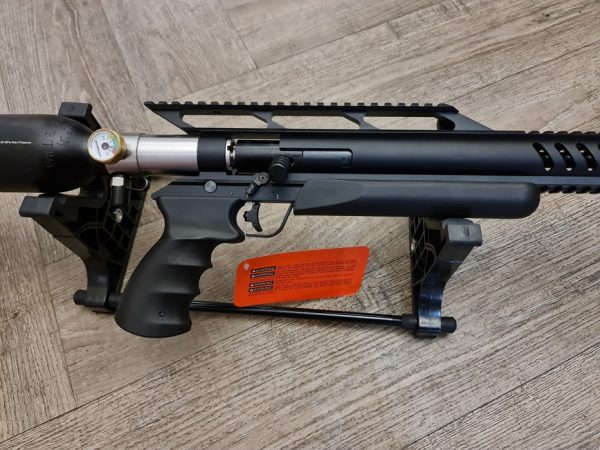 With the Snowpeak M18 PCP 5.5mm, you get a manual safety and bolt action cocking.