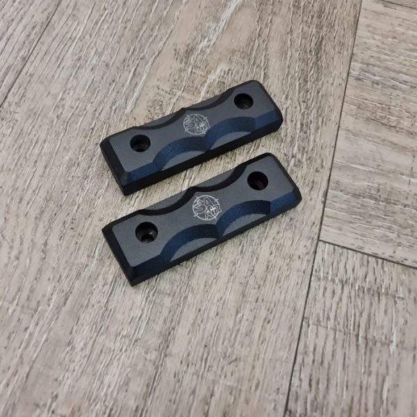 The SAA FX Panthera M-Lok Weight Set 2PCS or 4PCS, perfect for adding weight and balance to your rig. Easy to install on the exterior, designed to look the part!