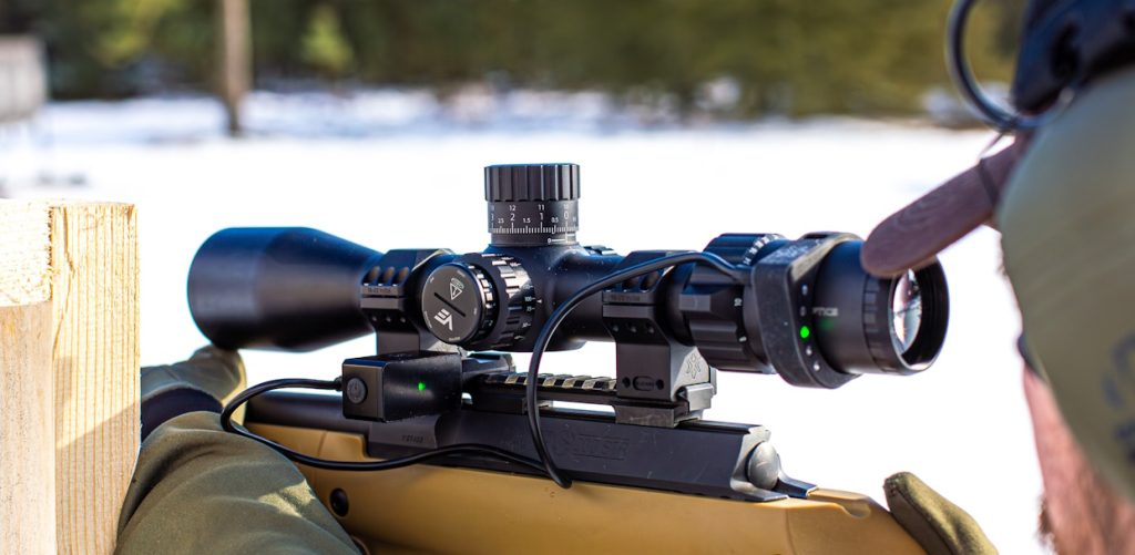Eliminate rifle cant with the durable, rechargeable Vector Optics Electronic Scope Level with Dual-Indicator ACD System (SCACD-28). Features dual illumination, adjustable sensitivity and brightness, as well as auto-level and calibration.